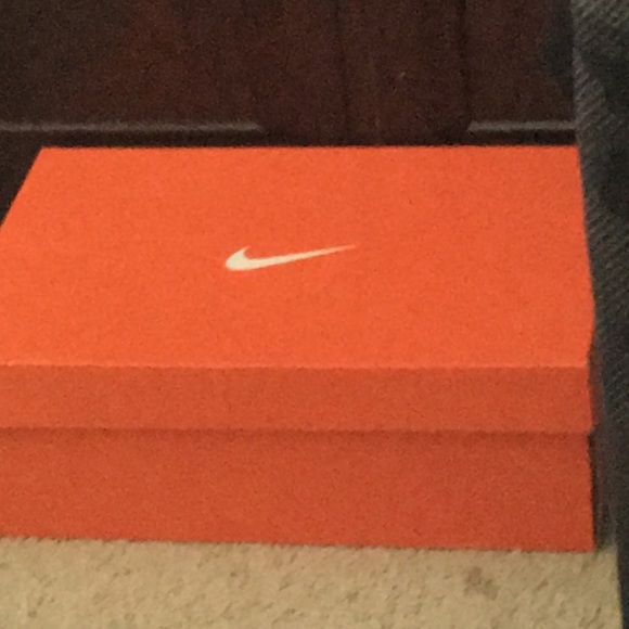 johanes_sneaks